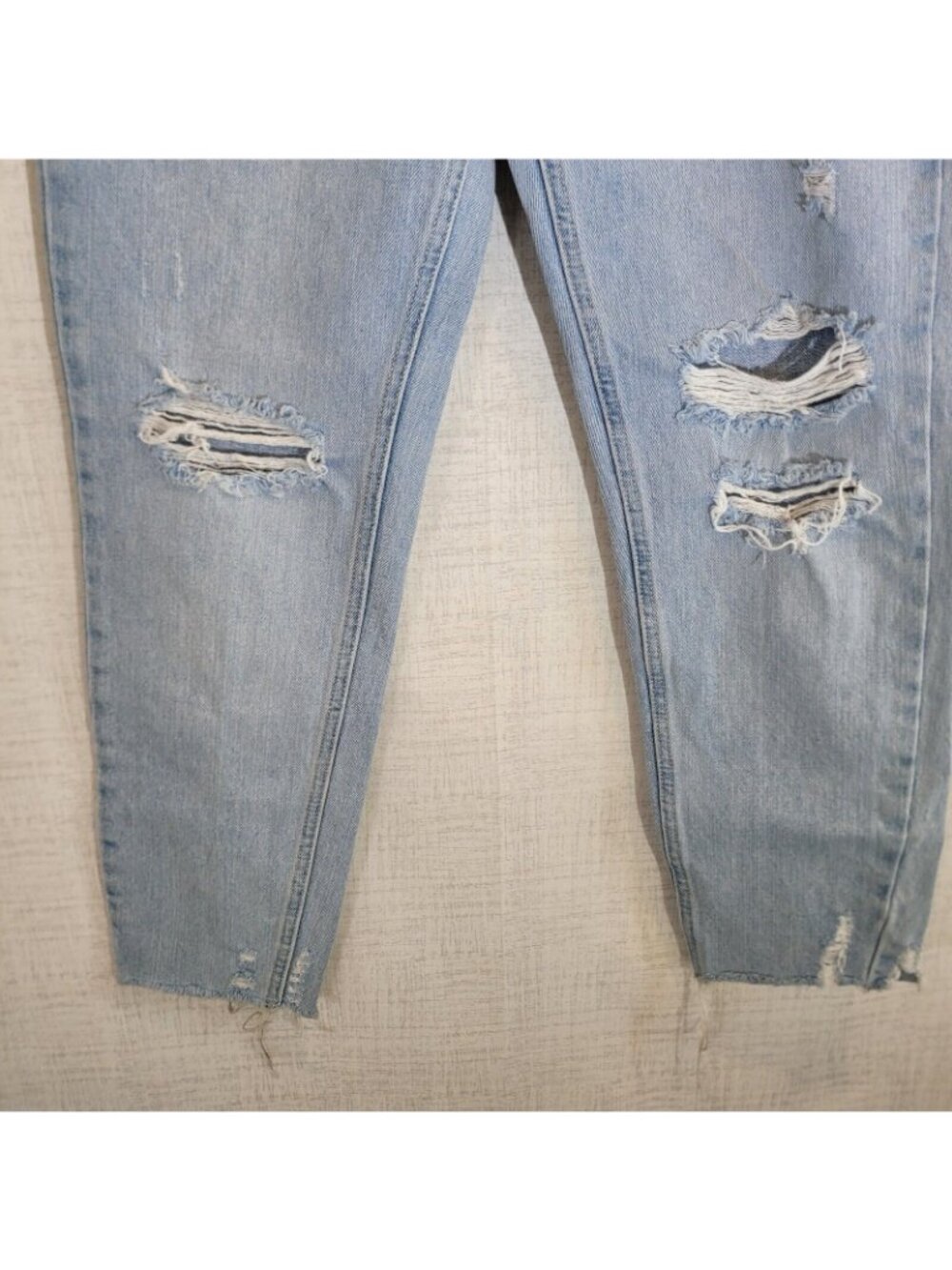 We The Free Jeans Women 26 Blue Tapered Button Fly Distressed Hi Rise Raw Hem - Picture 4 of 11